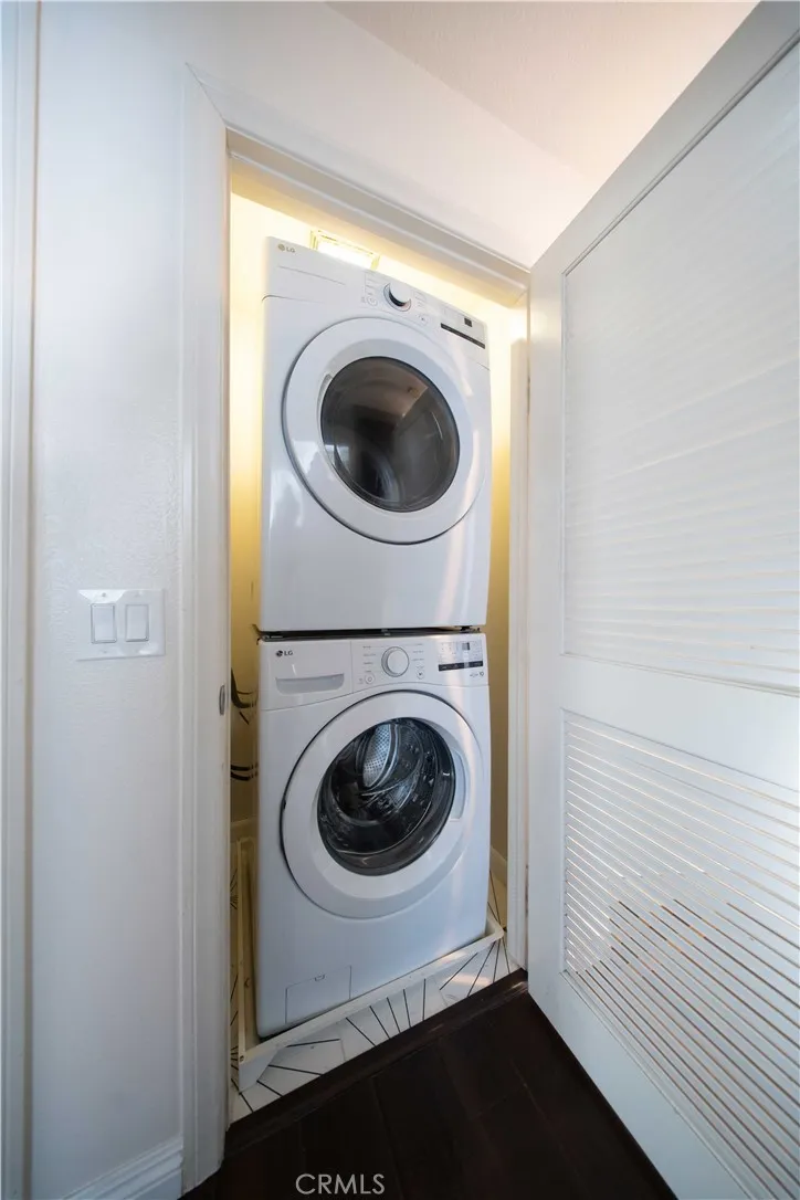 389 Arden Avenue 1, Glendale, California 91203 home-pic-32